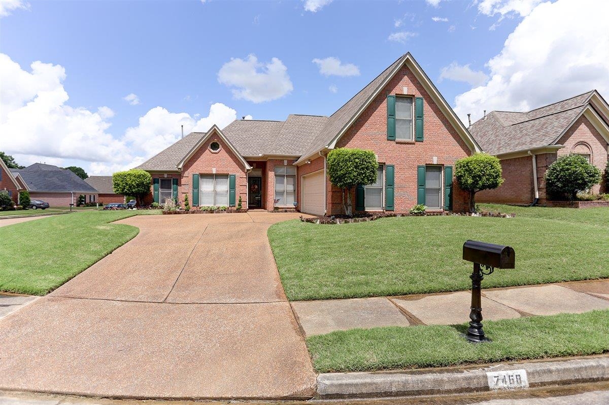 7468 Links View Ln South  
