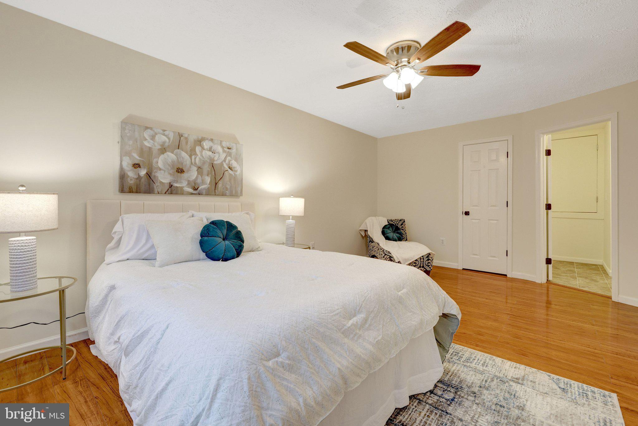 1827 Post Oak Trail Reston, VA 20191 - Photo 24 of 33 Gallery Image 24