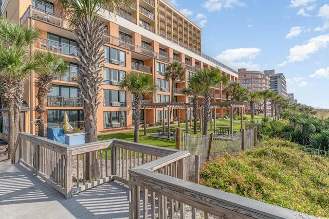 $129,900 | 6900 North Ocean Boulevard, Unit 913, Myrtle Beach, SC 29572
