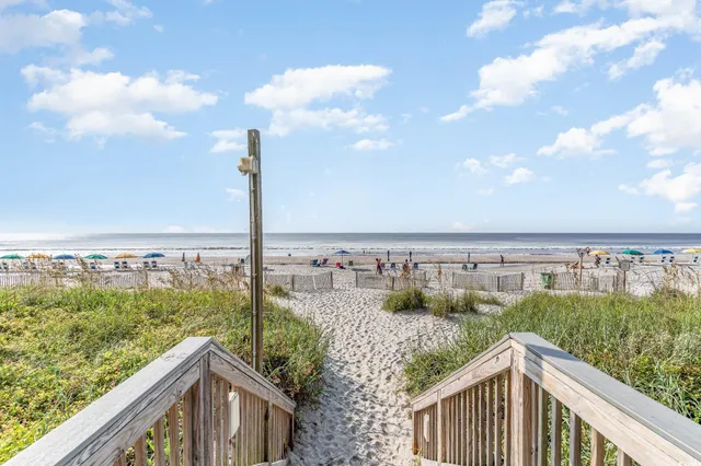 $129,900 | 6900 North Ocean Boulevard, Unit 913, Myrtle Beach, SC 29572