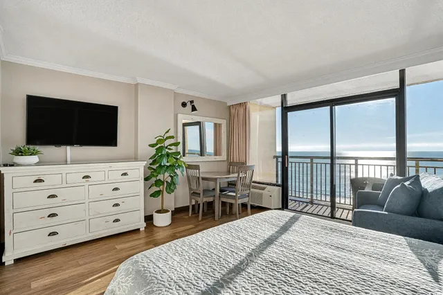 $129,900 | 6900 North Ocean Boulevard, Unit 913, Myrtle Beach, SC 29572