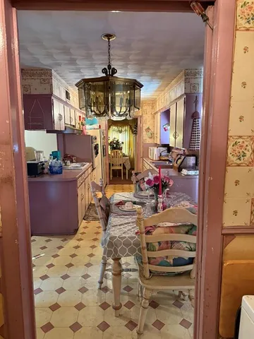 a view of utility room