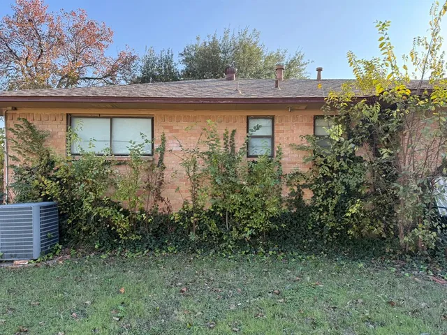 $260,000 | 2214 Trinidad Drive, Dallas, TX 75232