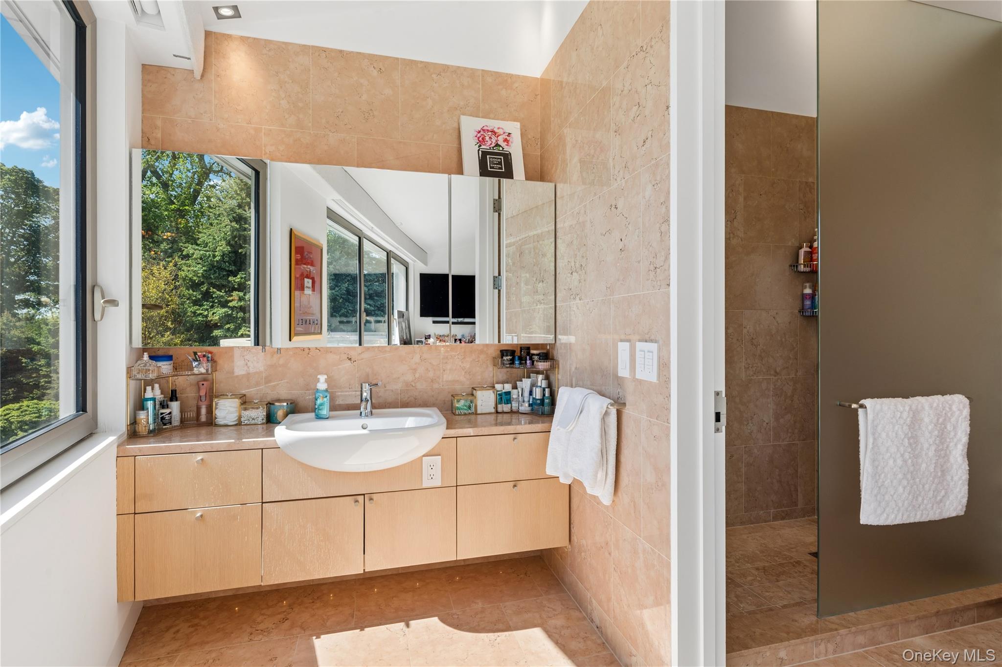 183 Old Field Road Old Field, NY 11733 - Photo 29 of 50 Full Bathroom En Suite