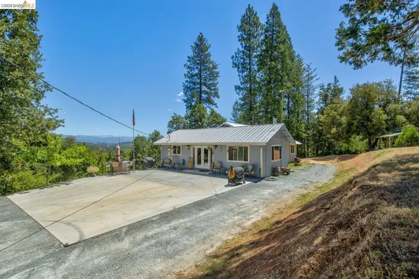 $669,000 | 22361 Hells Hollow Road South, Groveland, CA 95321