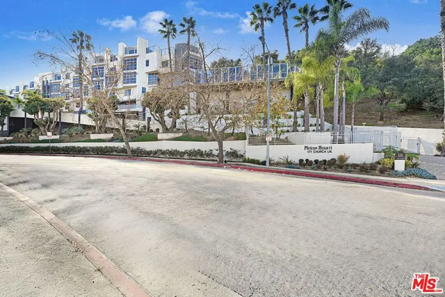$1,499,000 | 171 North Church Lane, Unit 10, Los Angeles, CA 90049