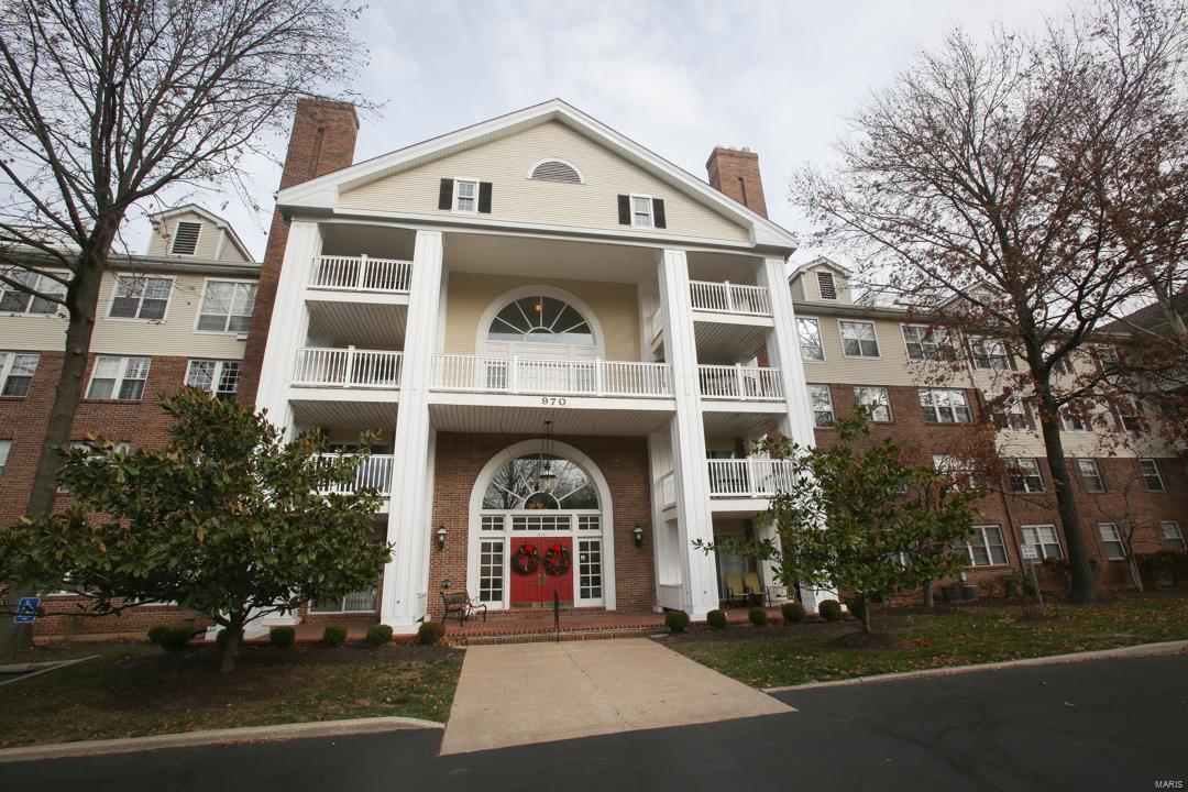 970 North Spoede Road, Unit 31 St. Louis, MO 63146 - Photo 1 of 43 Gallery Image 1