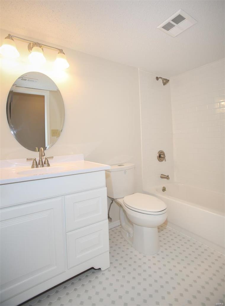 970 North Spoede Road, Unit 31 St. Louis, MO 63146 - Photo 23 of 43 Gallery Image 23