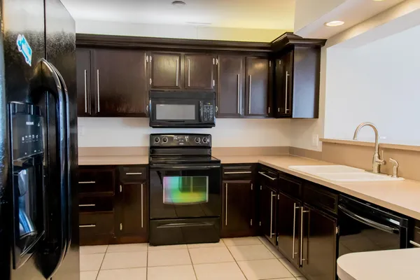 $3,690 | 130 Southwest 14th Avenue, Boynton Beach, FL 33435