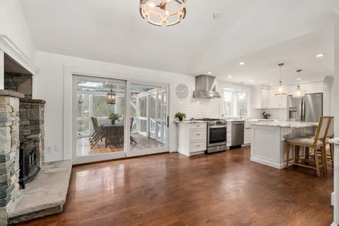 $998,000 | 174 South Main Street, Sherborn, MA 01770