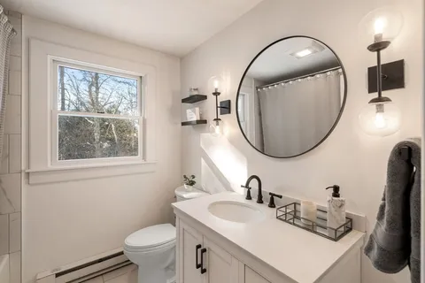 $998,000 | 174 South Main Street, Sherborn, MA 01770