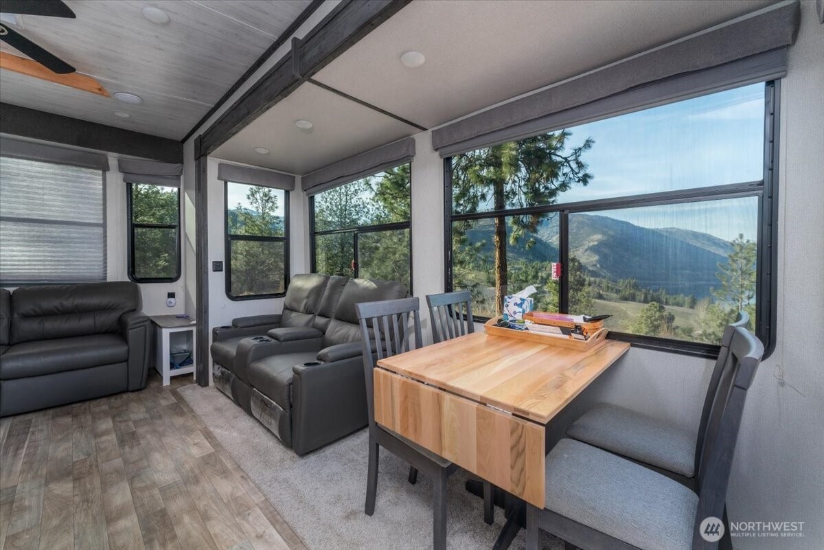 990 Upper Ridge Road Chelan, WA 98816 - Photo 16 of 37 Gallery Image 16