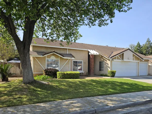 $525,000 | 860 McArthur Avenue, Clovis, CA 93611