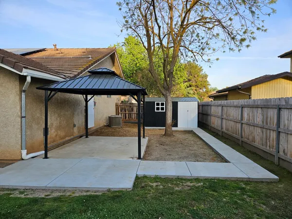 $525,000 | 860 McArthur Avenue, Clovis, CA 93611