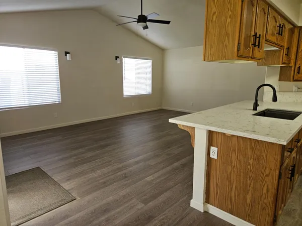 $525,000 | 860 McArthur Avenue, Clovis, CA 93611