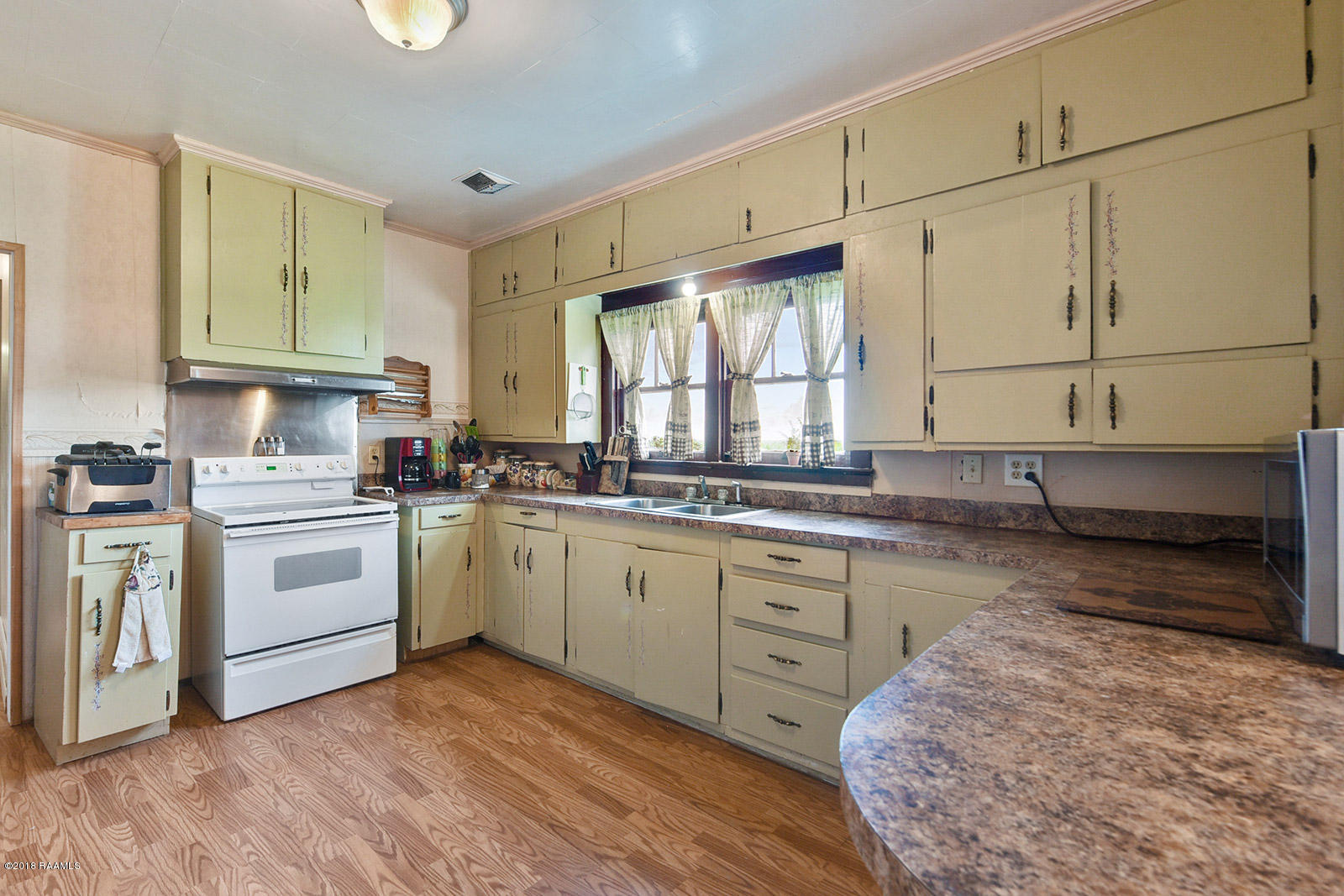15535 West Pershing Kaplan, LA 70548 - Photo 2 of 20 Gallery Image 2