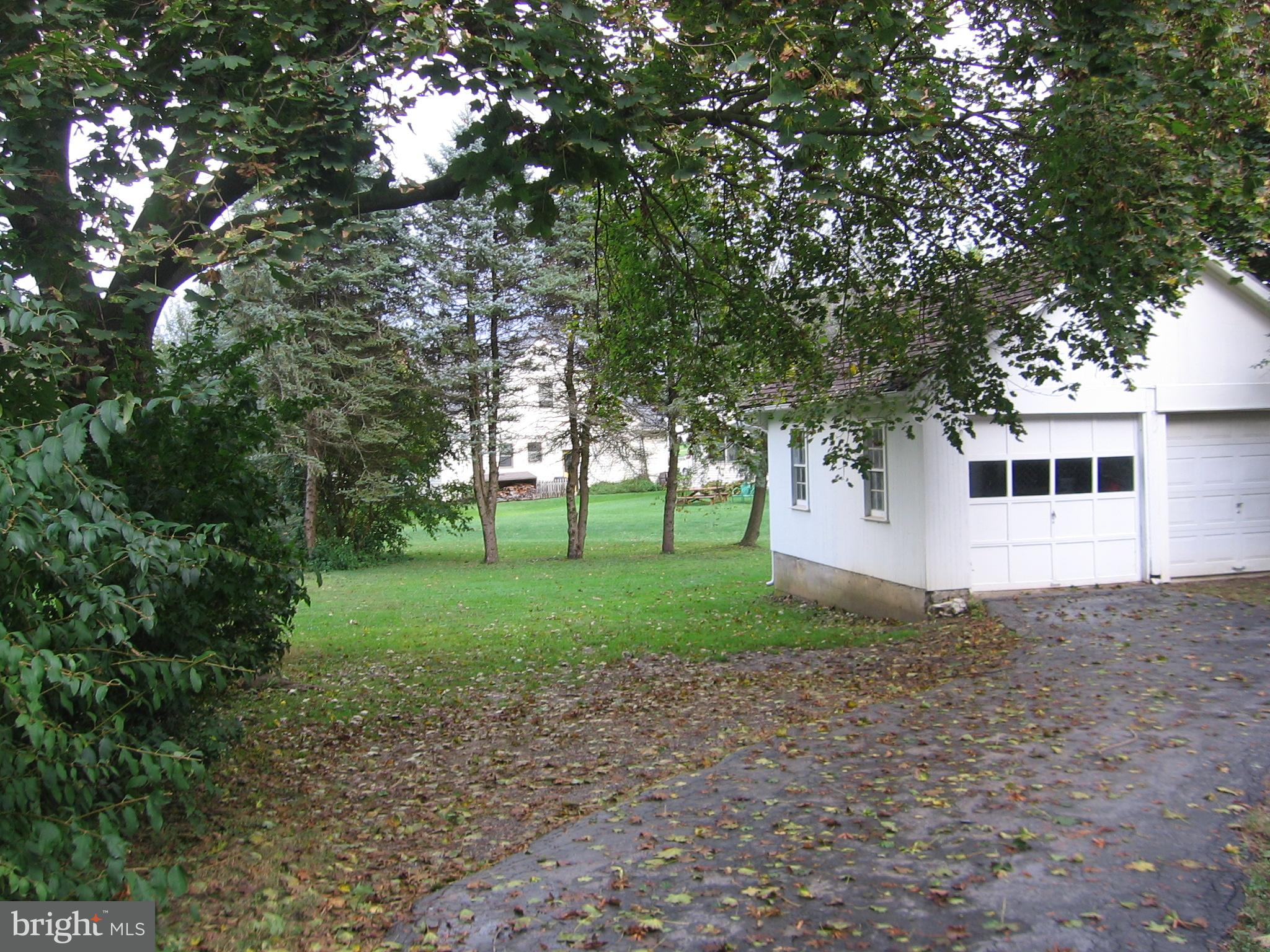 1731 Lampeter Road Lancaster, PA 17602 - Photo 9 of 24 Wooded Drive