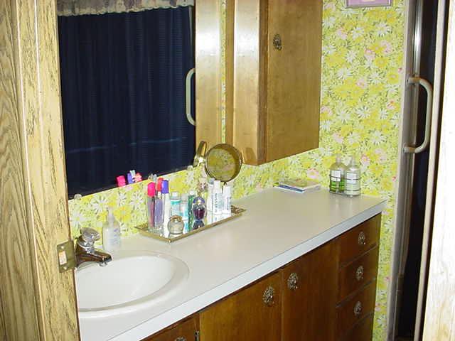 110 Sage Trail Road, Unit 26 Yakima, WA 98901 - Photo 2 of 8 Bathroom