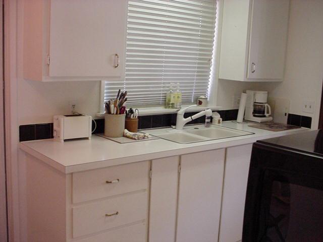 110 Sage Trail Road, Unit 26 Yakima, WA 98901 - Photo 5 of 8 Kitchen