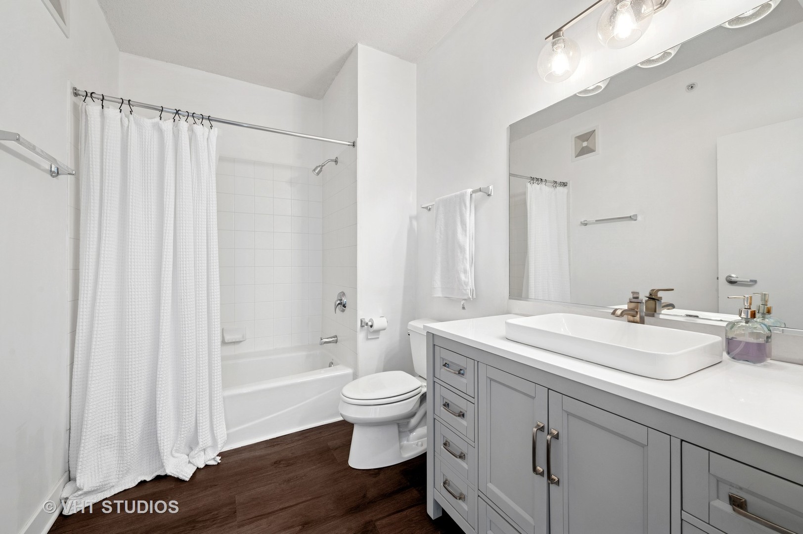 800 Elgin Road, Unit PH08 Evanston, IL 60201 - Photo 13 of 21 Gallery Image 13