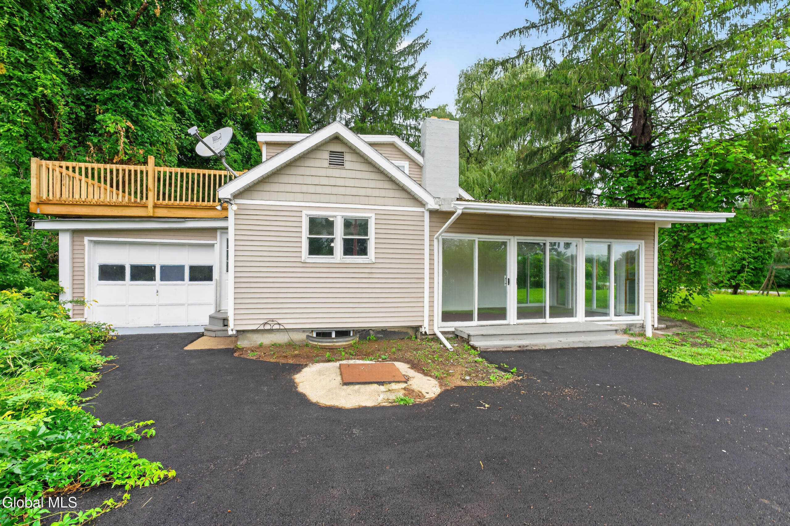 1135 Sacandaga Road Schenectady, NY 12302 - Photo 30 of 30 Yard 2