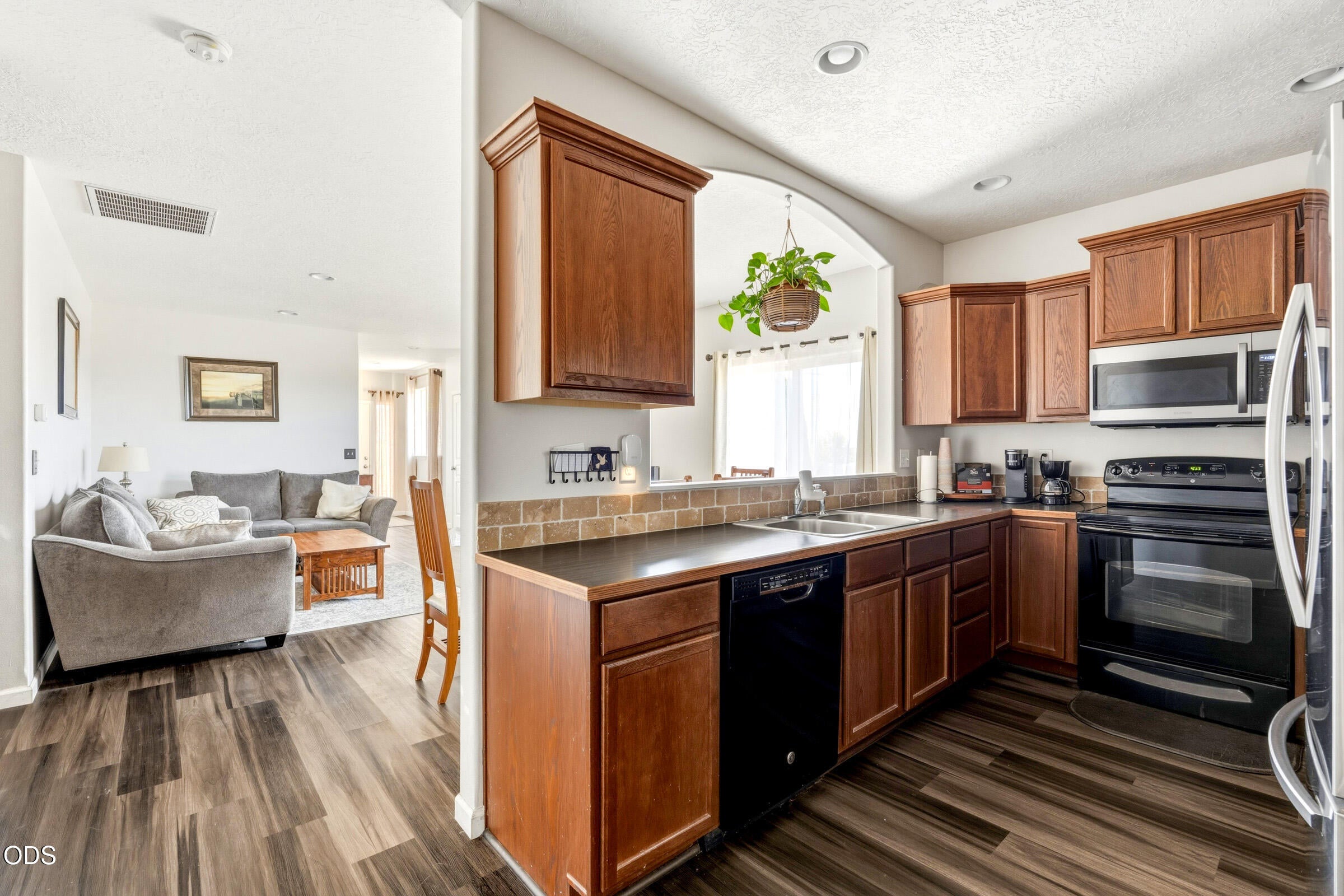 3301 Southwest Antler Ridge Lane Redmond, OR 97756 - Photo 9 of 38