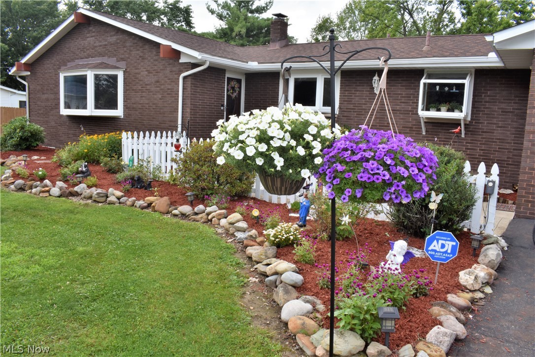 4033 Laurel Road Brunswick, OH 44212 - Photo 22 of 34 Beautiful landscaping