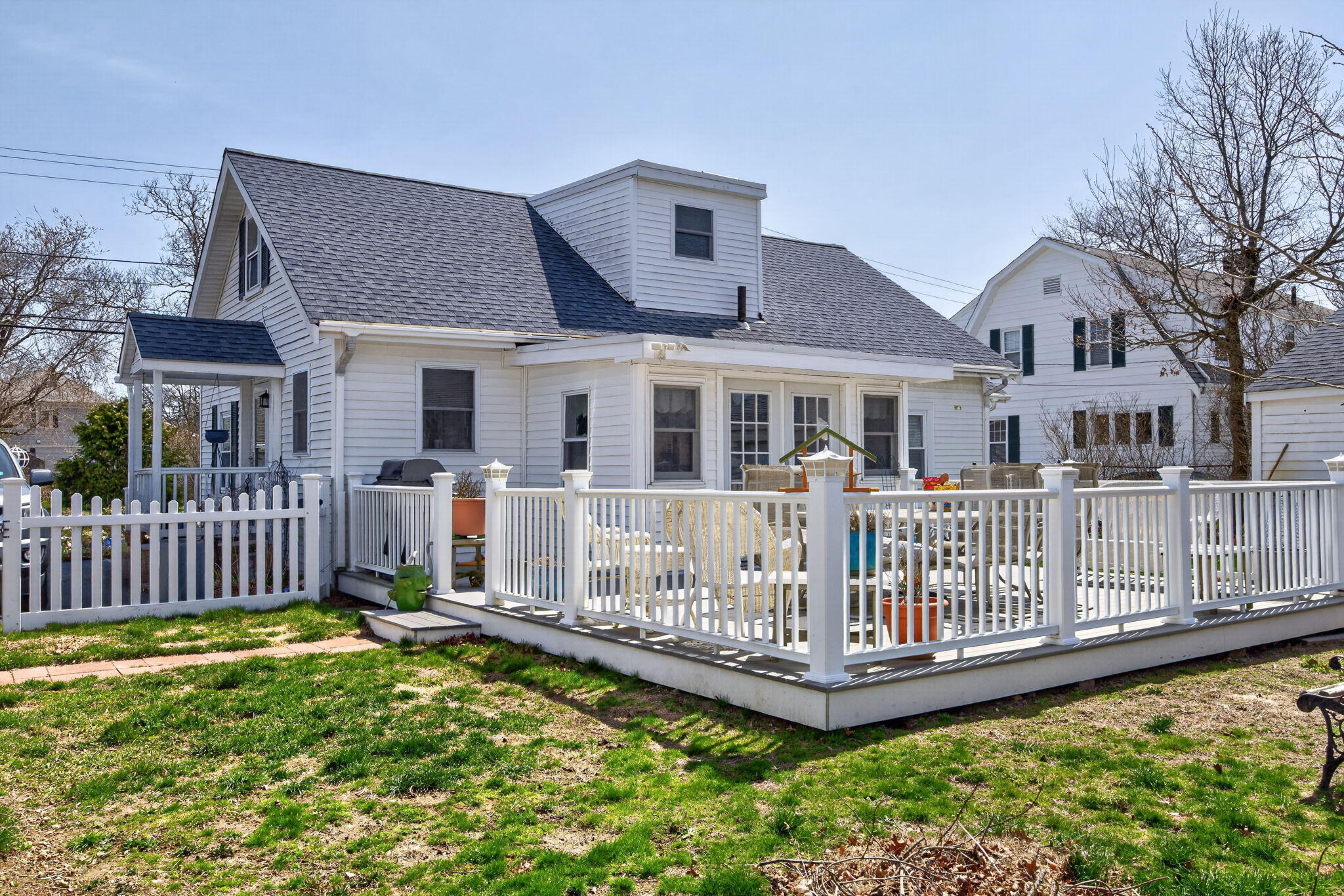 69 Spring Street Hyannis, MA 02601 - Photo 3 of 35 3-03-PF0A4727
