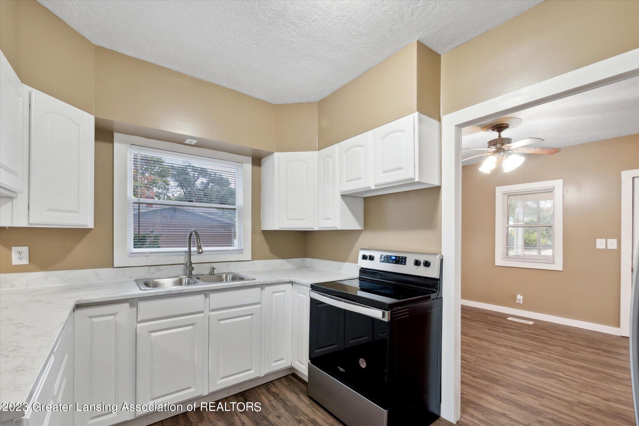 322 Maple Street Charlotte, MI 48813 - Photo 11 of 44 11-322-Maple-St-Charlotte-MI-48813-Windo