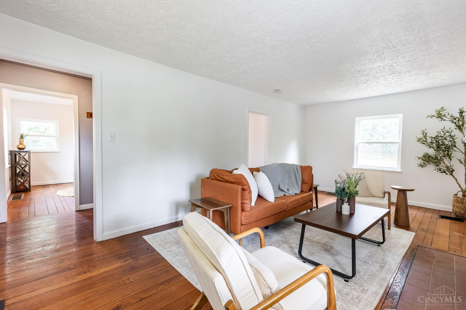 7527 Montgomery Road Cincinnati, OH 45236 - Photo 9 of 27 Gallery Image 9