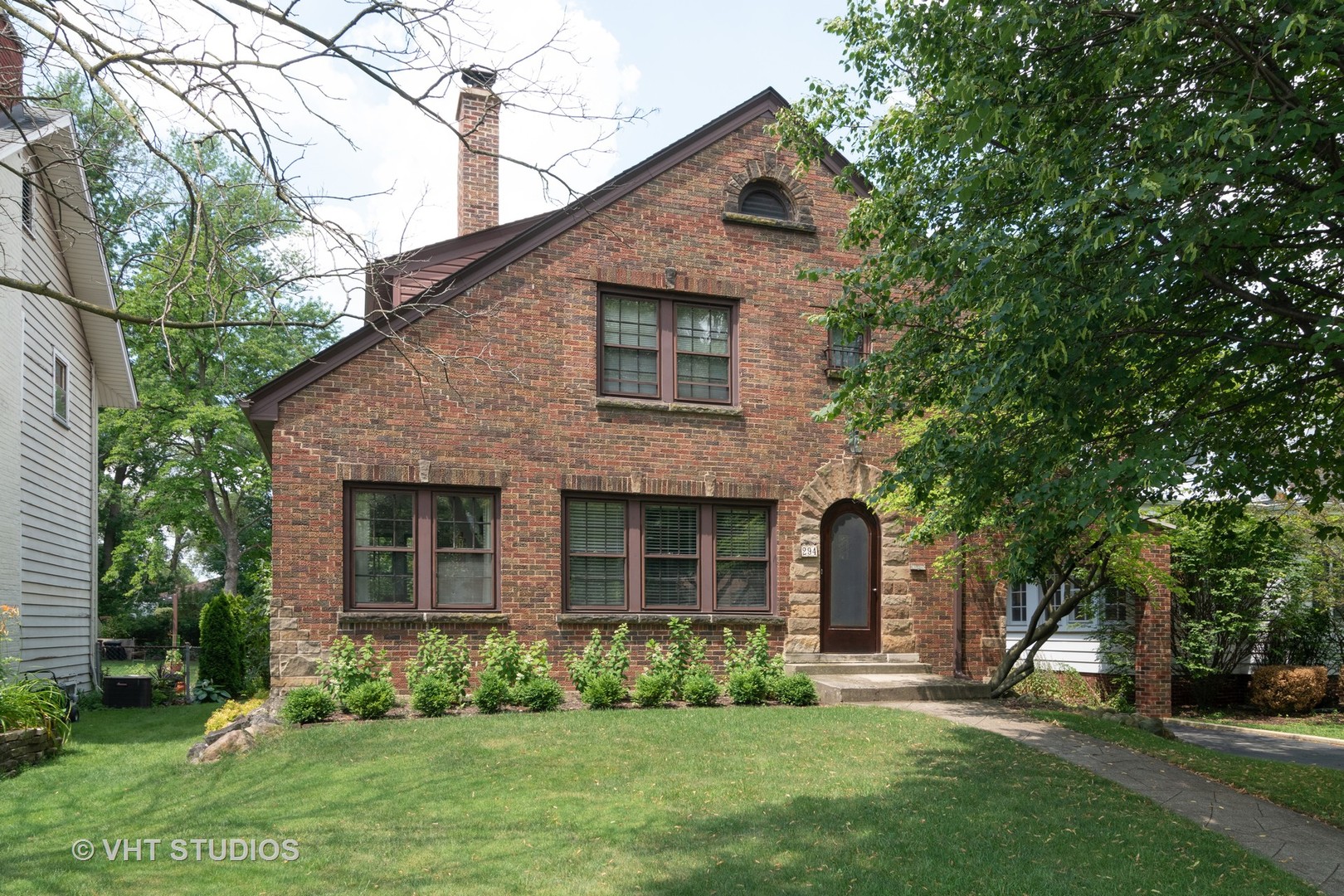 294 Northwood Road Riverside, IL 60546 - Photo 1 of 44