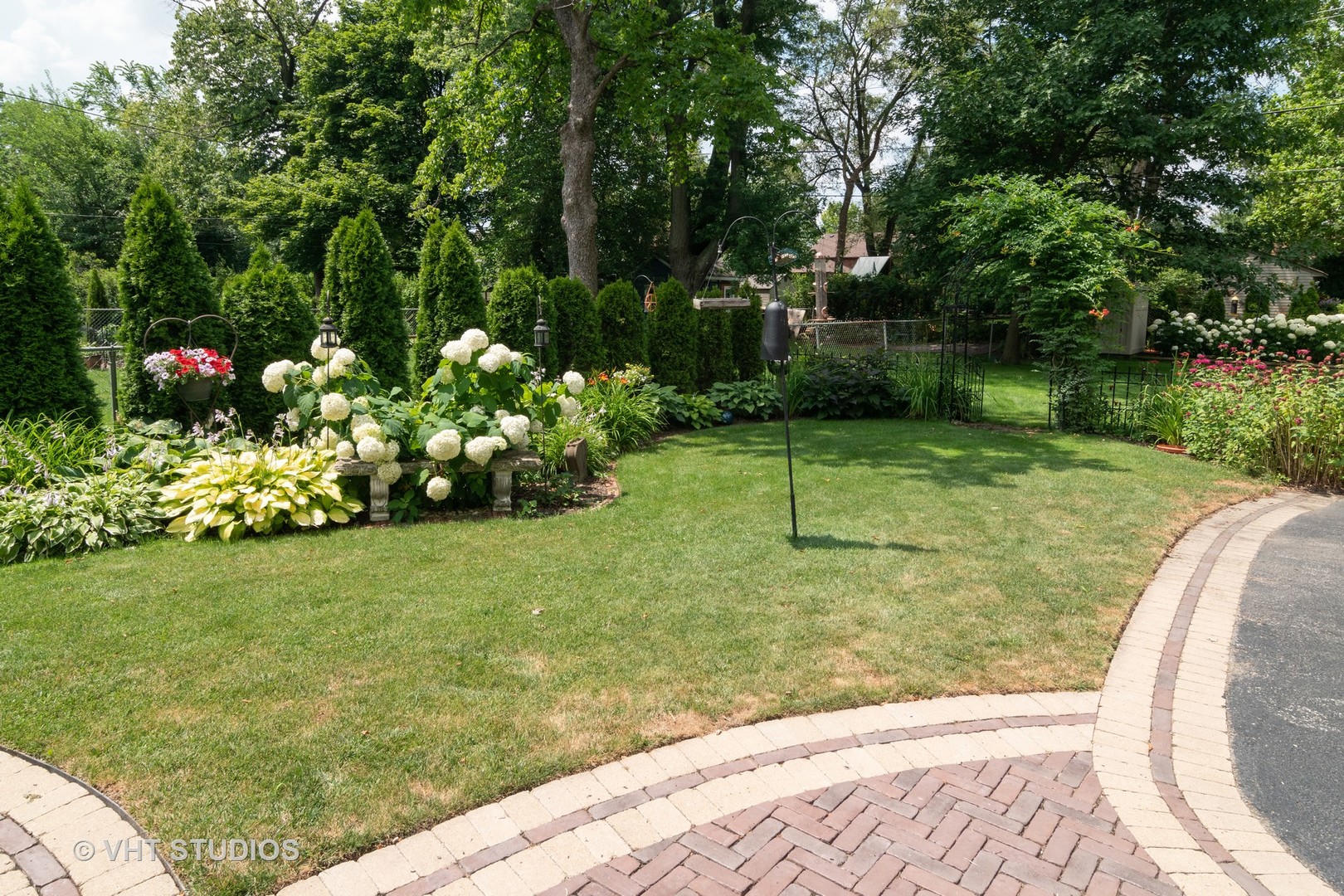 294 Northwood Road Riverside, IL 60546 - Photo 18 of 44