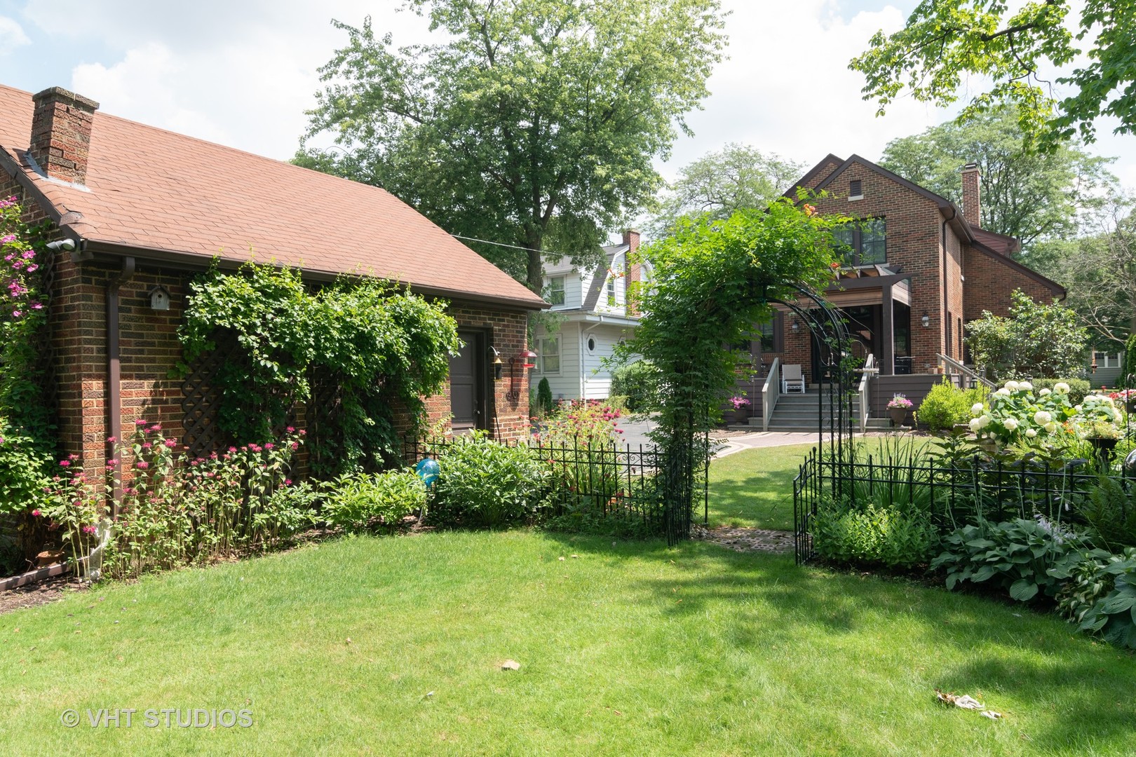 294 Northwood Road Riverside, IL 60546 - Photo 19 of 44