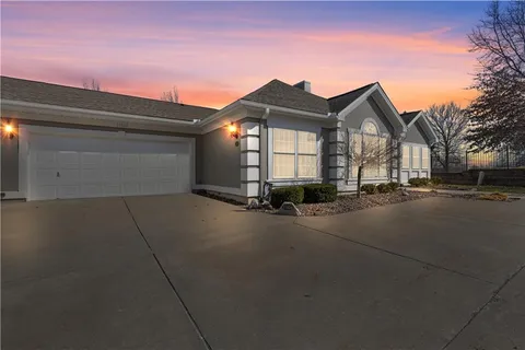 $425,000 | 11020 Charlotte Street, Kansas City, MO 64131