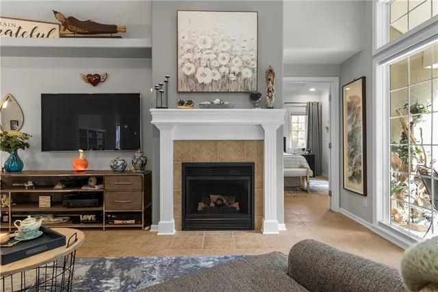 $425,000 | 11020 Charlotte Street, Kansas City, MO 64131