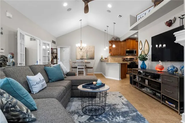 $425,000 | 11020 Charlotte Street, Kansas City, MO 64131