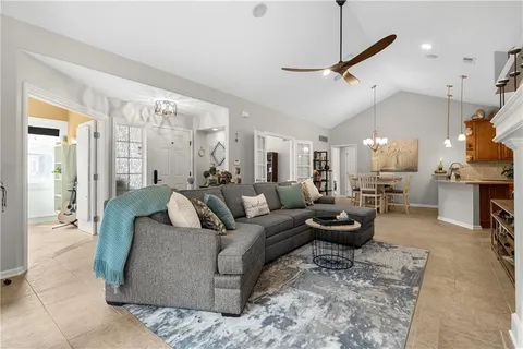 $425,000 | 11020 Charlotte Street, Kansas City, MO 64131