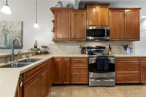 $425,000 | 11020 Charlotte Street, Kansas City, MO 64131