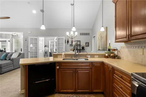 $425,000 | 11020 Charlotte Street, Kansas City, MO 64131