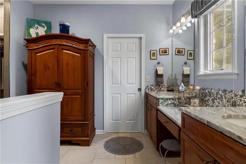 $425,000 | 11020 Charlotte Street, Kansas City, MO 64131