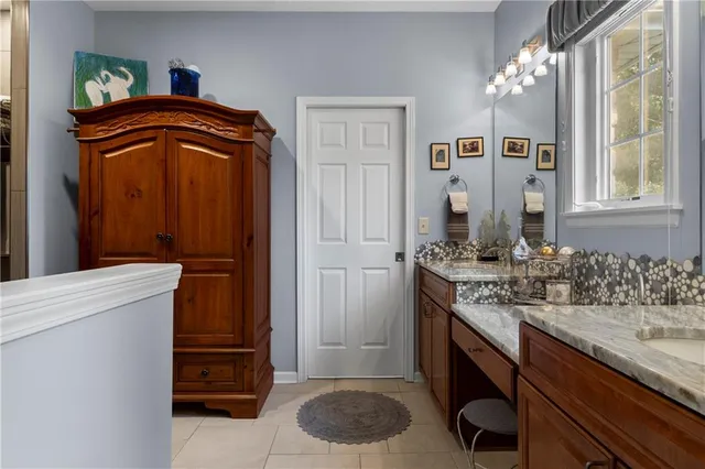 $425,000 | 11020 Charlotte Street, Kansas City, MO 64131