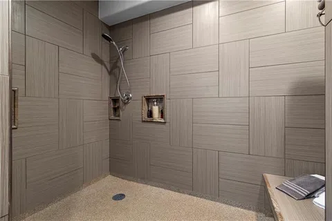 $425,000 | 11020 Charlotte Street, Kansas City, MO 64131