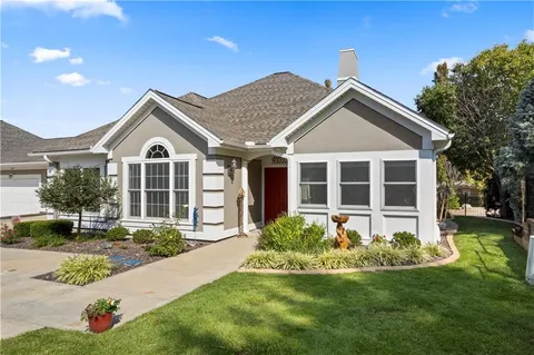 $425,000 | 11020 Charlotte Street, Kansas City, MO 64131