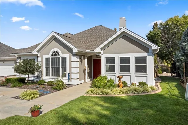 $425,000 | 11020 Charlotte Street, Kansas City, MO 64131