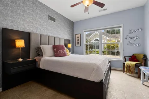 $425,000 | 11020 Charlotte Street, Kansas City, MO 64131