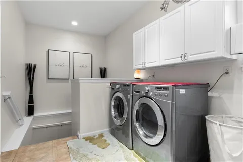 $425,000 | 11020 Charlotte Street, Kansas City, MO 64131