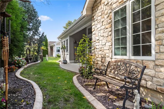 $425,000 | 11020 Charlotte Street, Kansas City, MO 64131