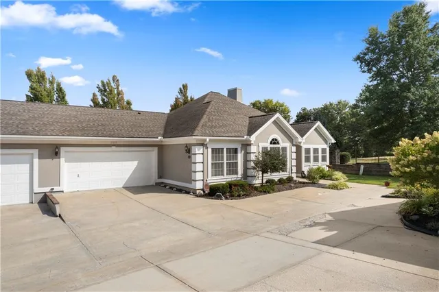 $425,000 | 11020 Charlotte Street, Kansas City, MO 64131