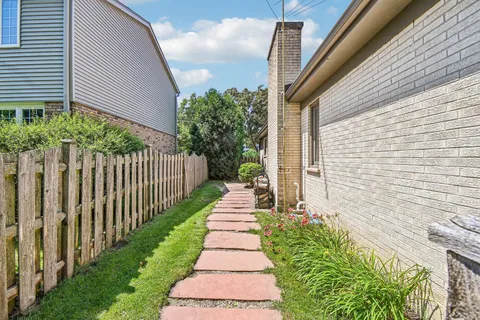 $645,000 | 815 South Salem Avenue, Arlington Heights, IL 60005