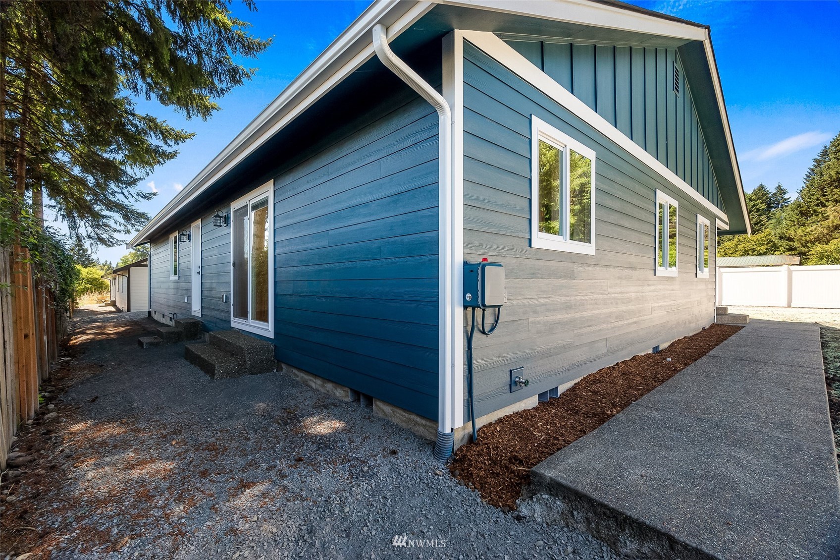 9815 178th Way Southwest Rochester, WA 98579 - Photo 32 of 35 a backyard of a house